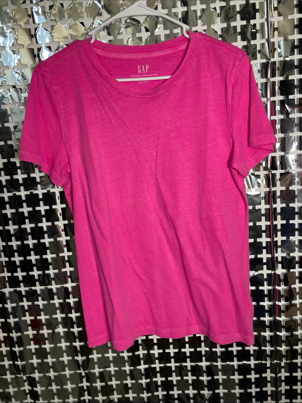 GAP Short Sleeve Crewneck Tee in Hot Pink